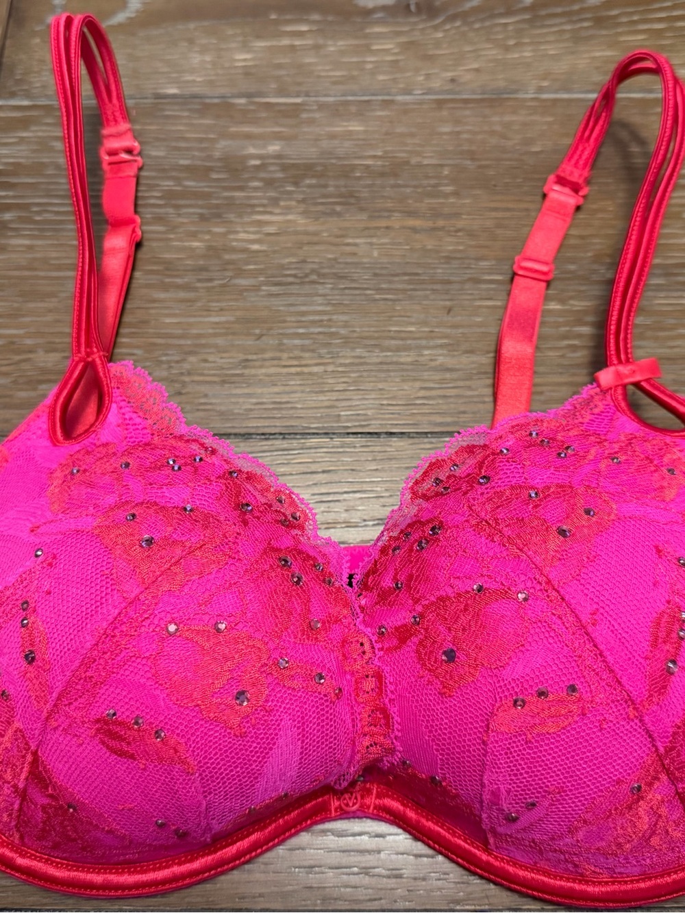 Victoria's Secret Hot Pink Lace Sequin Underwire Bra